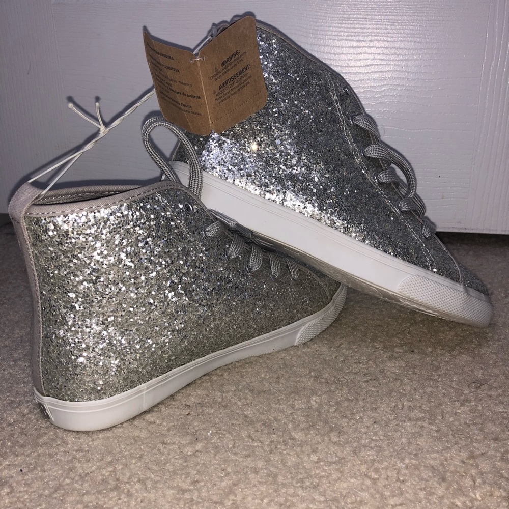 BRAND NEW SPARKLY SNEAKERS
